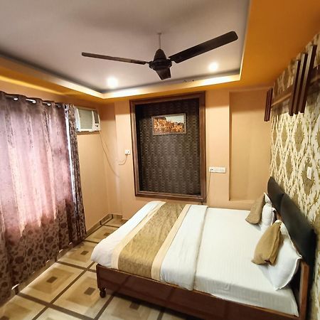 Hotel Picasso Varanasi Prime Location מראה חיצוני תמונה