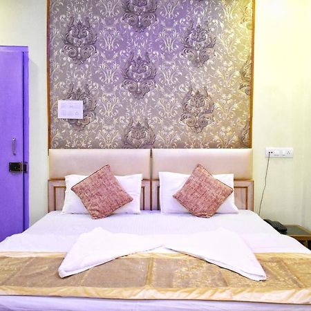 Hotel Picasso Varanasi Prime Location מראה חיצוני תמונה