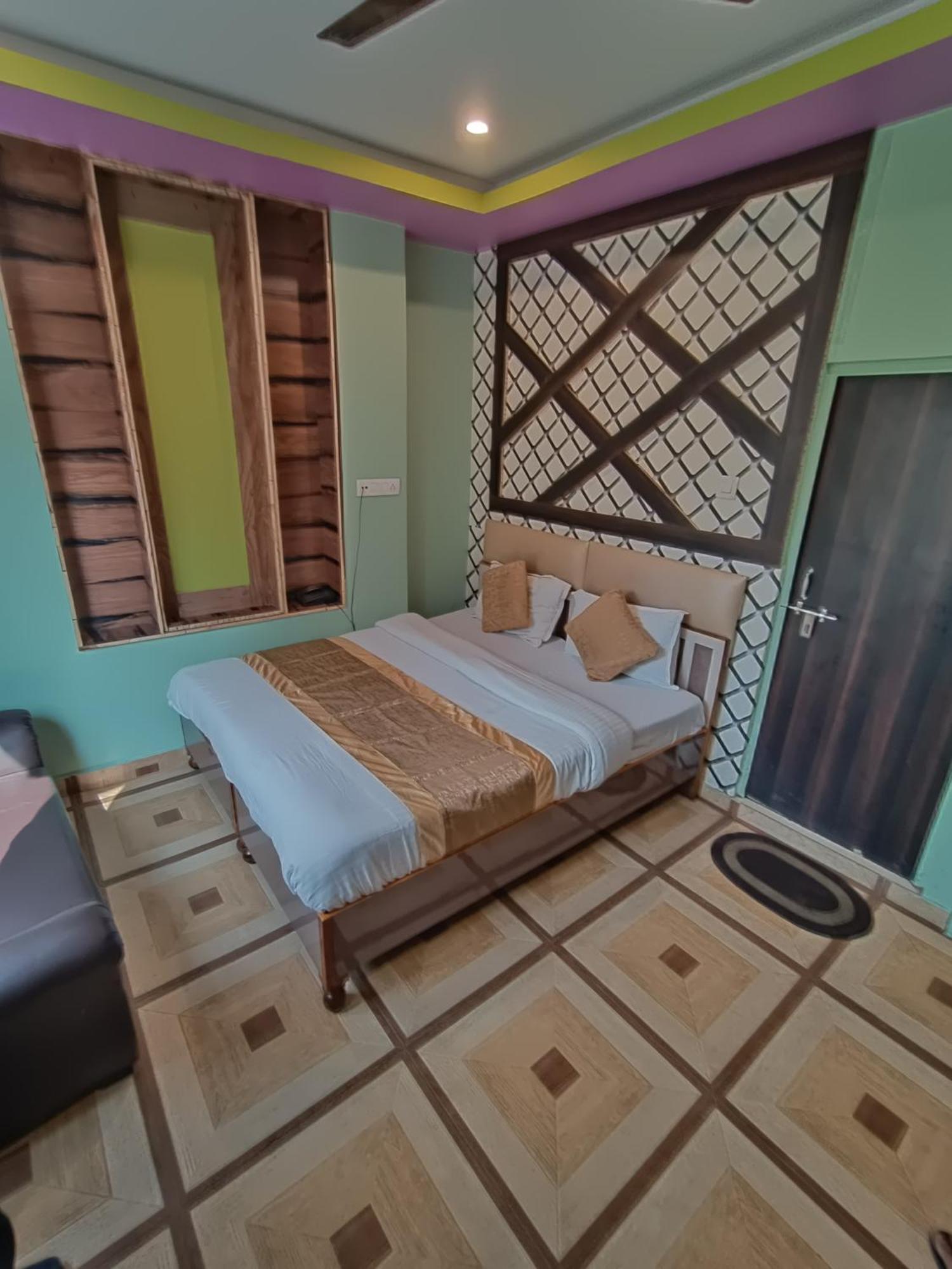 Hotel Picasso Varanasi Prime Location מראה חיצוני תמונה