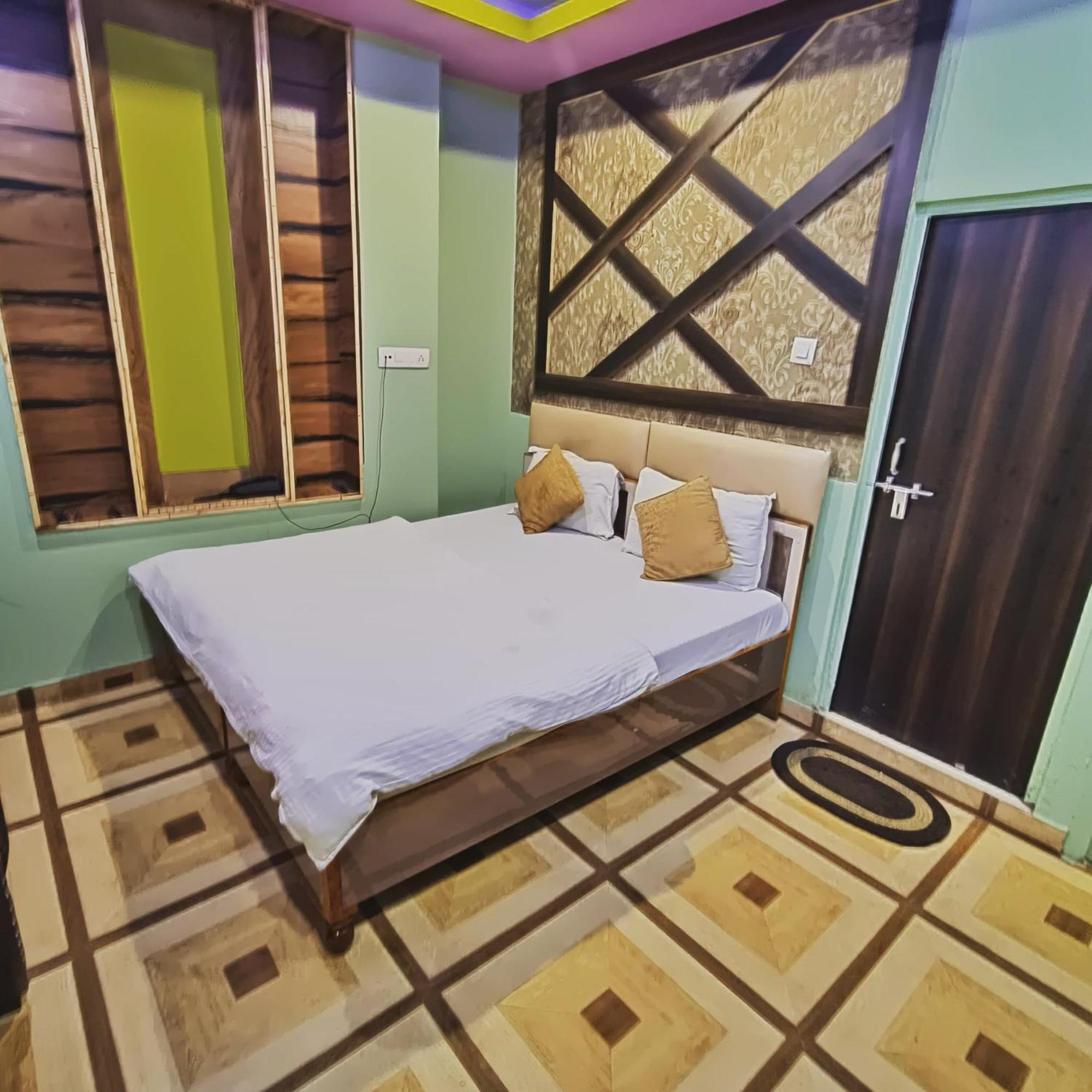 Hotel Picasso Varanasi Prime Location מראה חיצוני תמונה