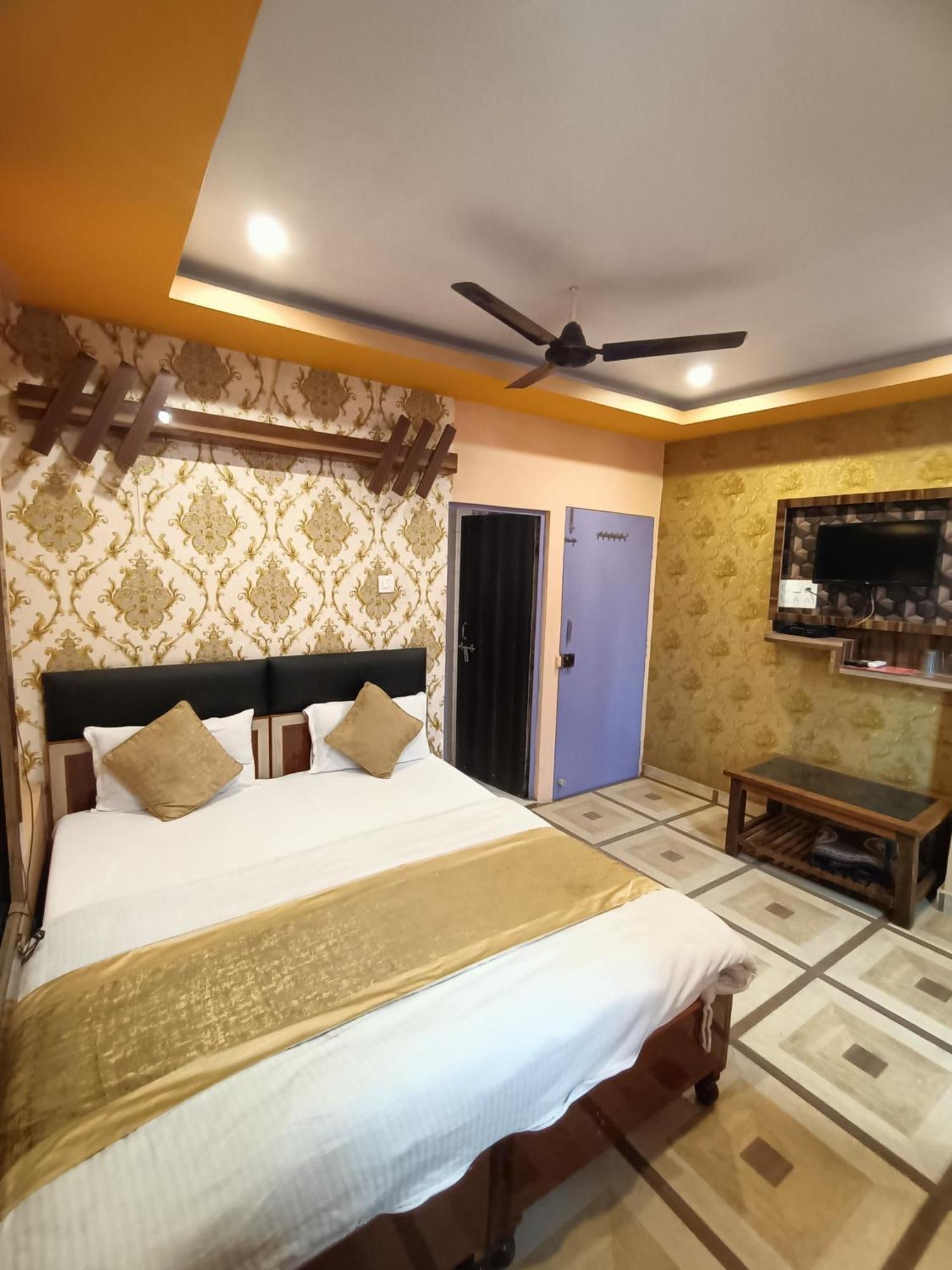 Hotel Picasso Varanasi Prime Location מראה חיצוני תמונה