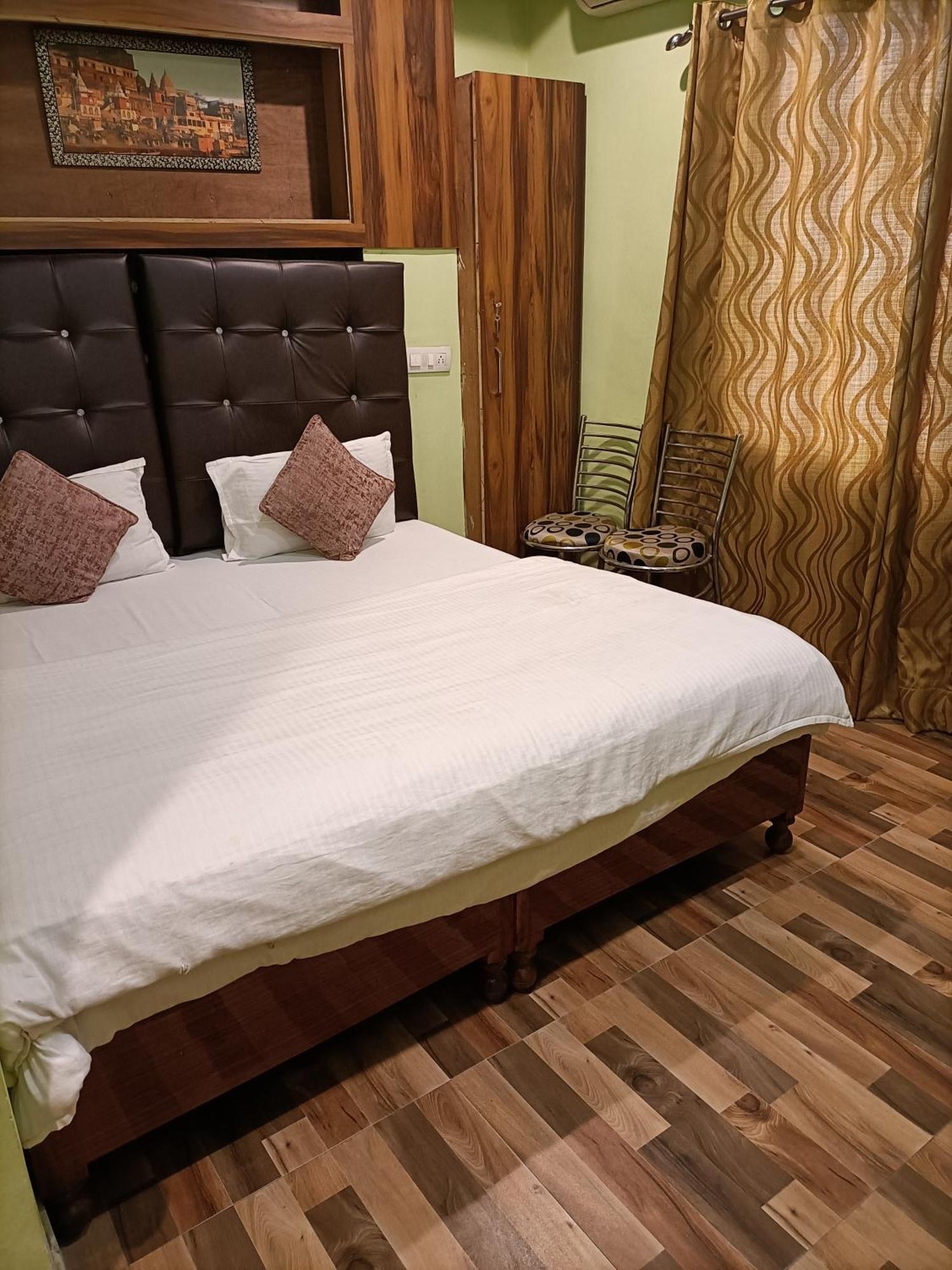 Hotel Picasso Varanasi Prime Location מראה חיצוני תמונה