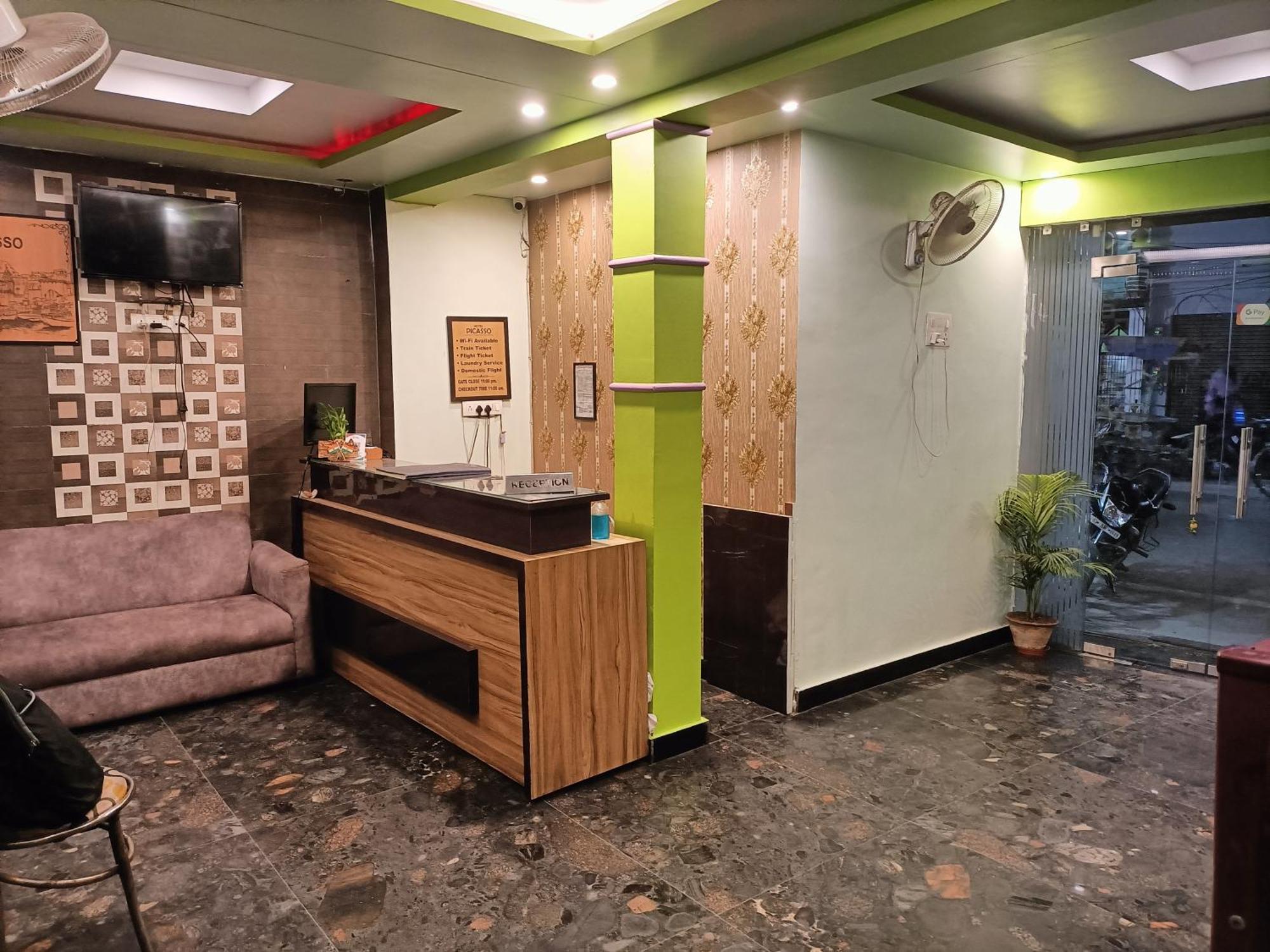 Hotel Picasso Varanasi Prime Location מראה חיצוני תמונה