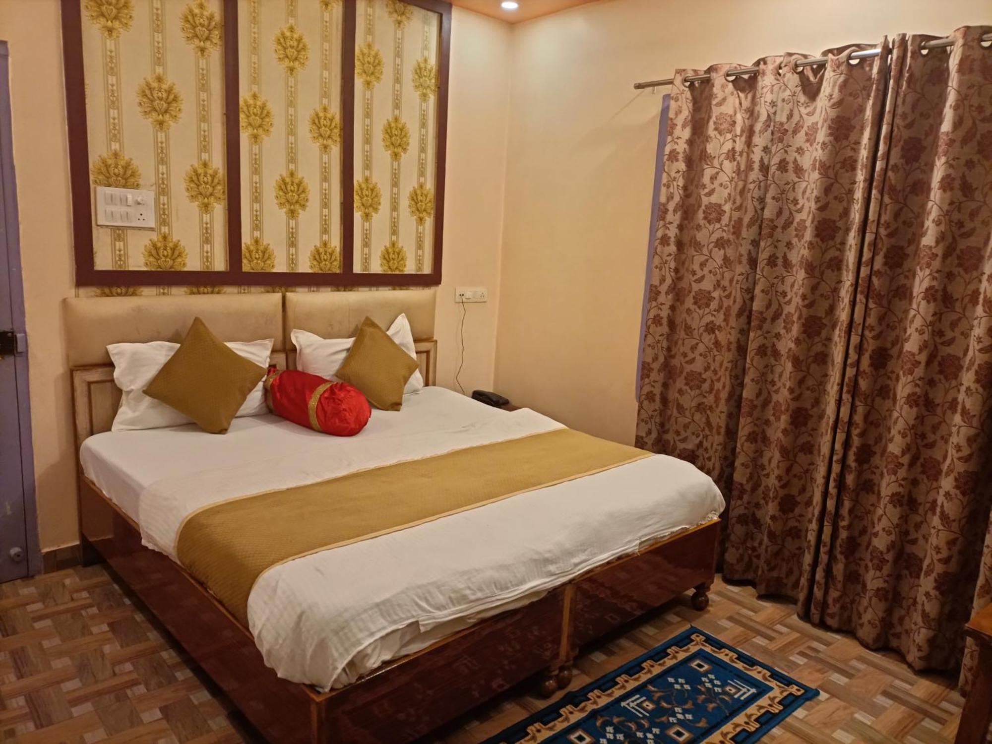 Hotel Picasso Varanasi Prime Location מראה חיצוני תמונה