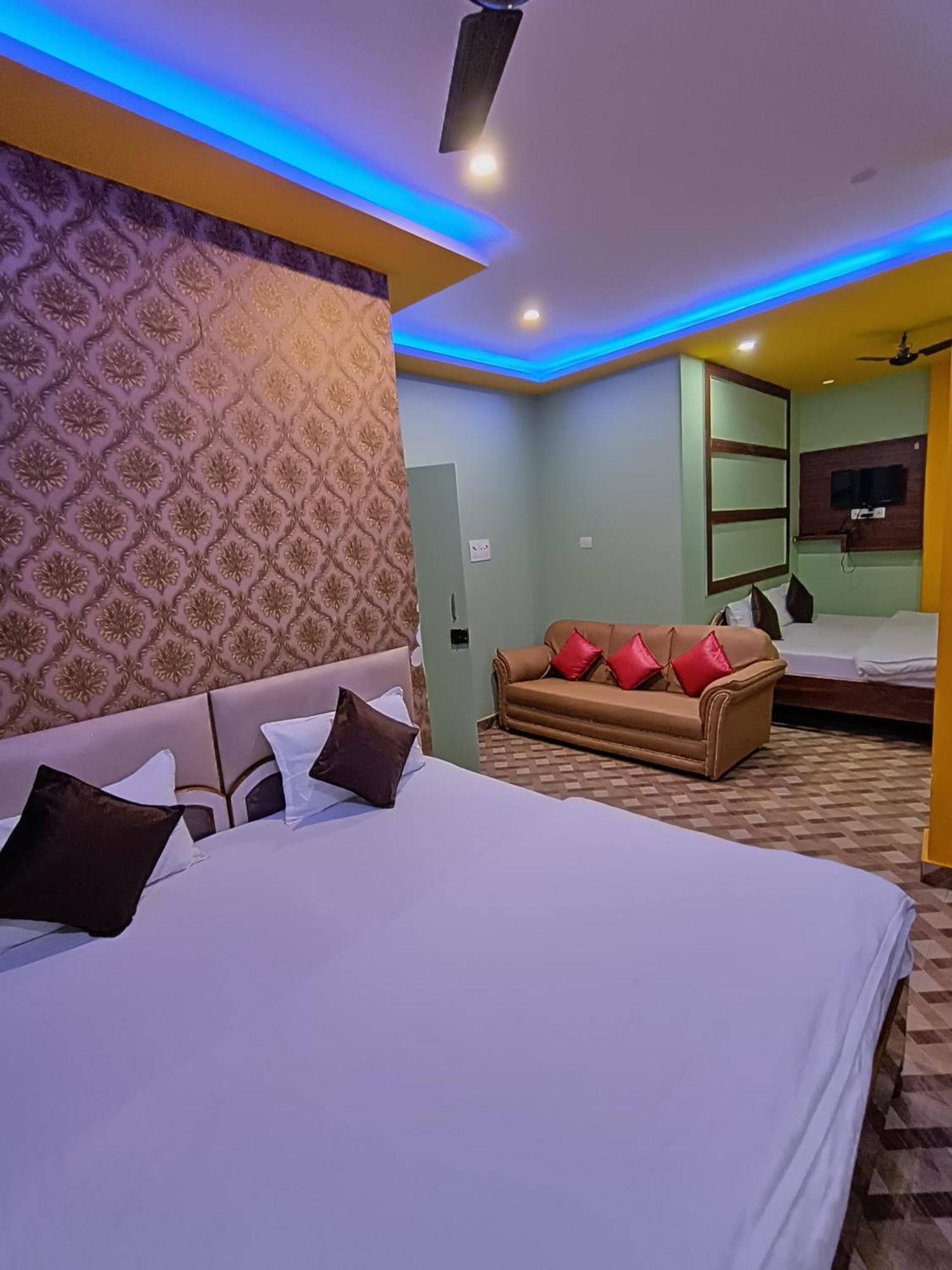 Hotel Picasso Varanasi Prime Location מראה חיצוני תמונה