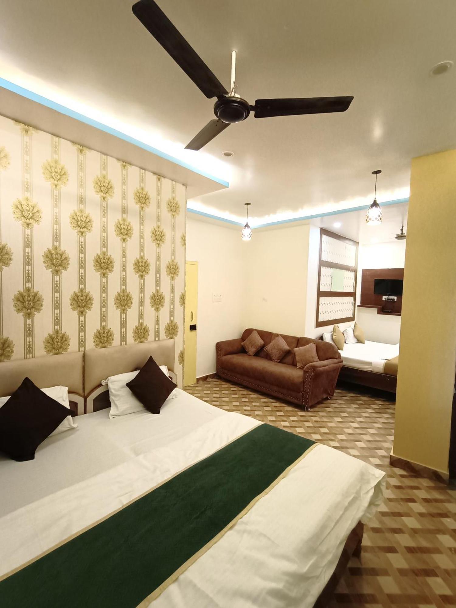 Hotel Picasso Varanasi Prime Location מראה חיצוני תמונה