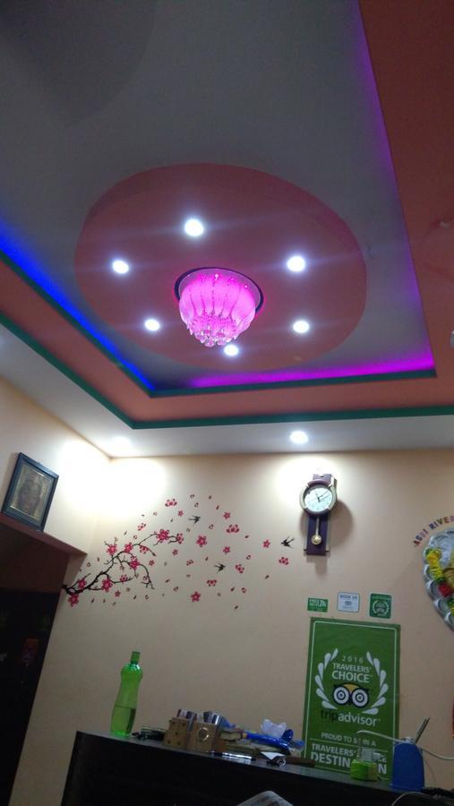 Hotel Picasso Varanasi Prime Location מראה חיצוני תמונה