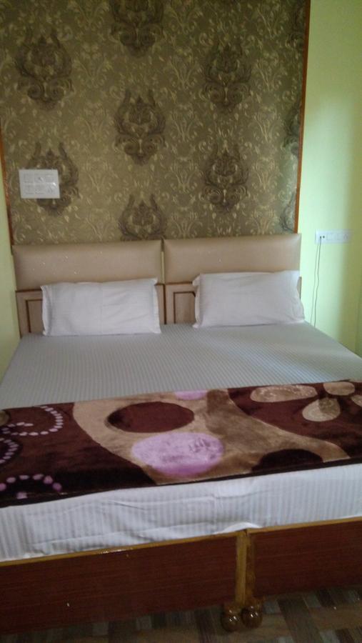 Hotel Picasso Varanasi Prime Location מראה חיצוני תמונה