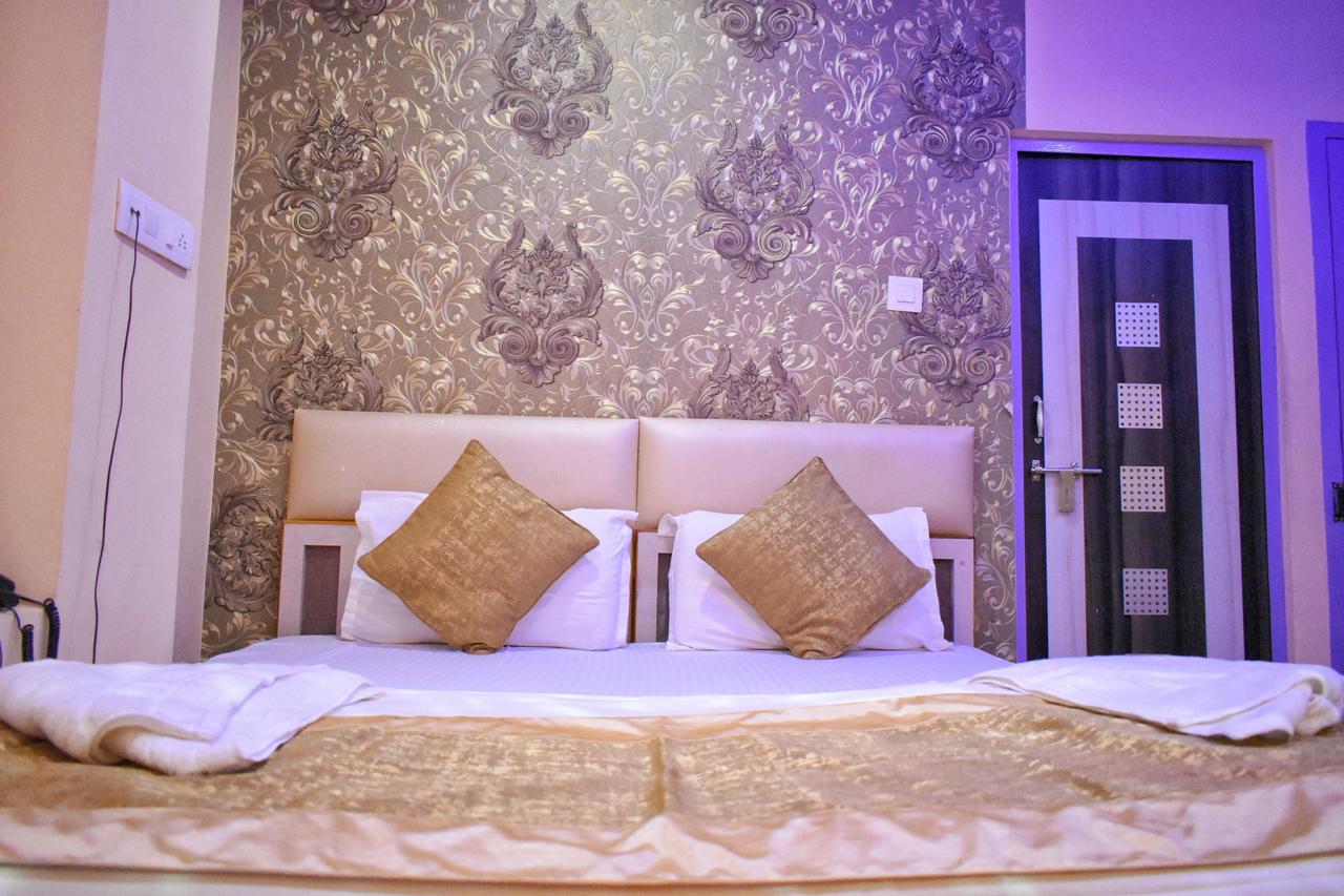 Hotel Picasso Varanasi Prime Location מראה חיצוני תמונה