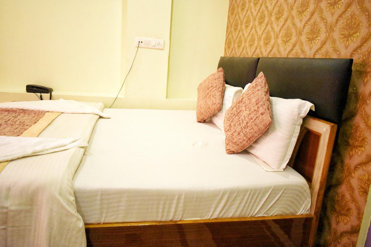 Hotel Picasso Varanasi Prime Location מראה חיצוני תמונה