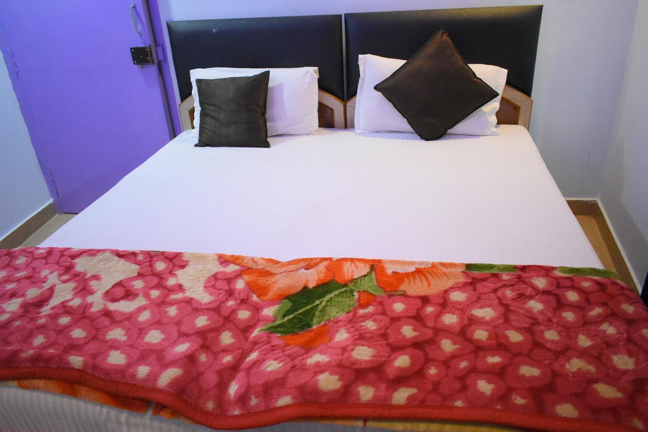 Hotel Picasso Varanasi Prime Location מראה חיצוני תמונה