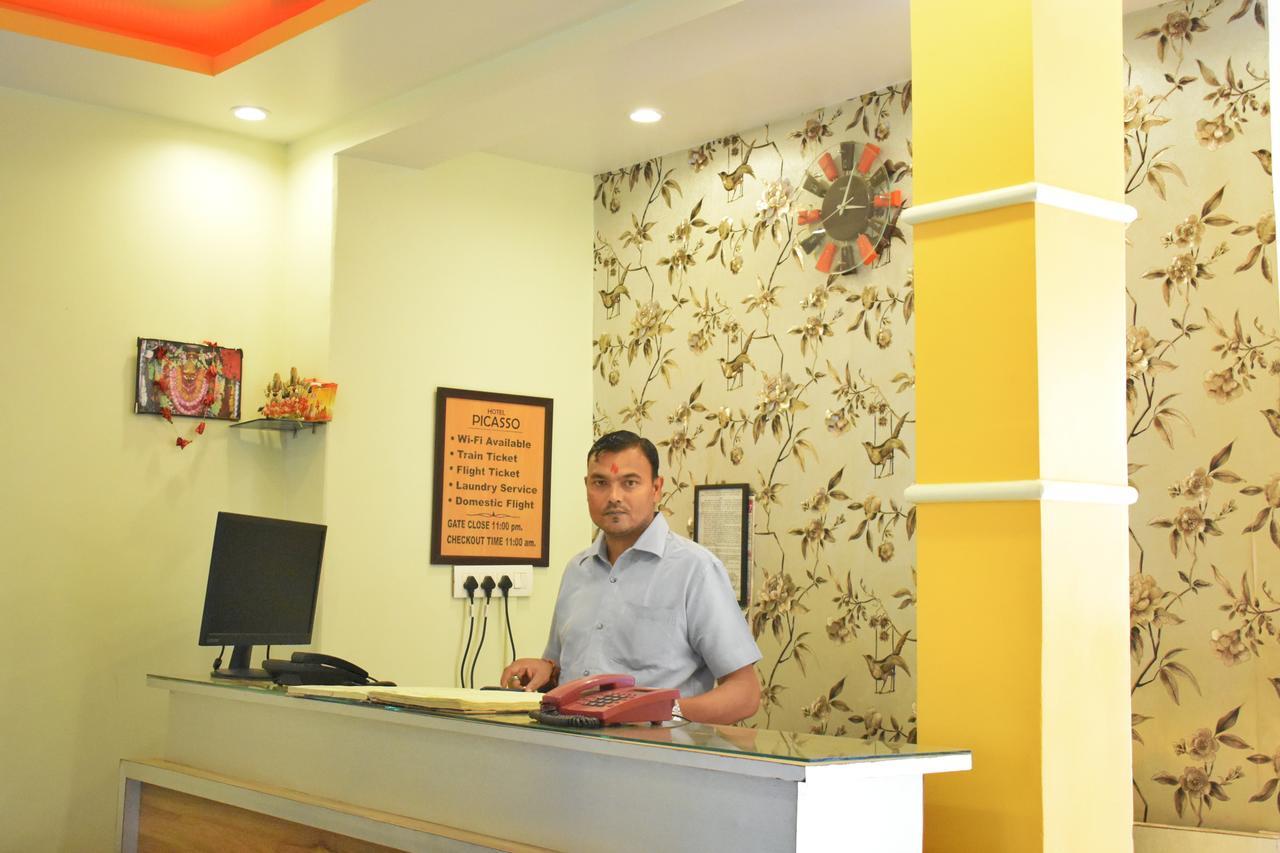 Hotel Picasso Varanasi Prime Location מראה חיצוני תמונה