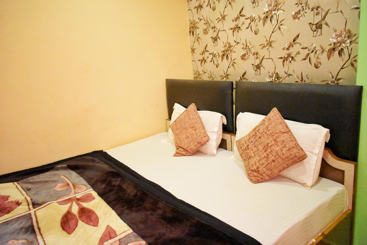 Hotel Picasso Varanasi Prime Location מראה חיצוני תמונה