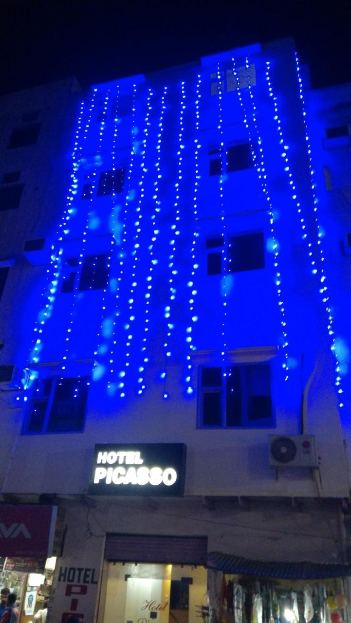 Hotel Picasso Varanasi Prime Location מראה חיצוני תמונה