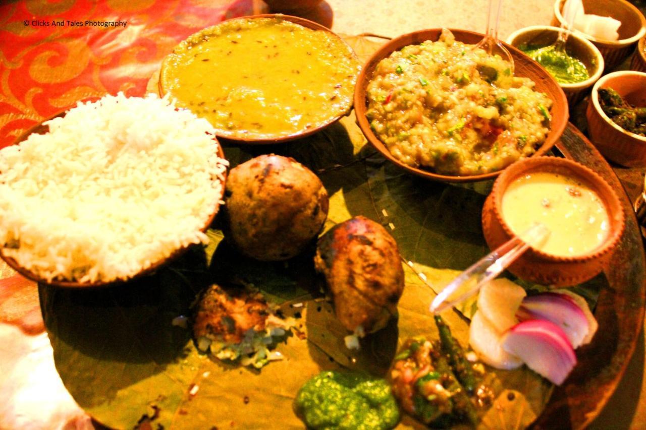 Hotel Picasso Varanasi Prime Location מראה חיצוני תמונה